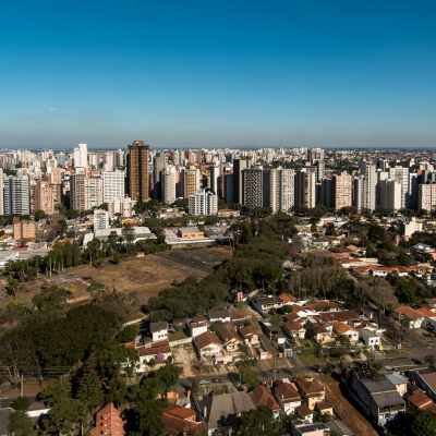 especialista em filmagem aérea com drones em curitiba